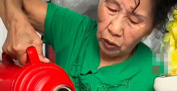 南京阿姨带火雀巢咖啡，品牌方紧急上架同款